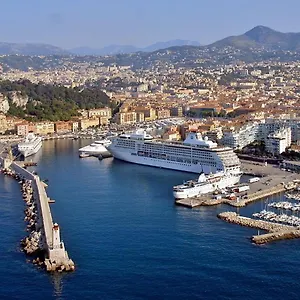 Appartement Charmant Studio En Bord De Mer, Nice